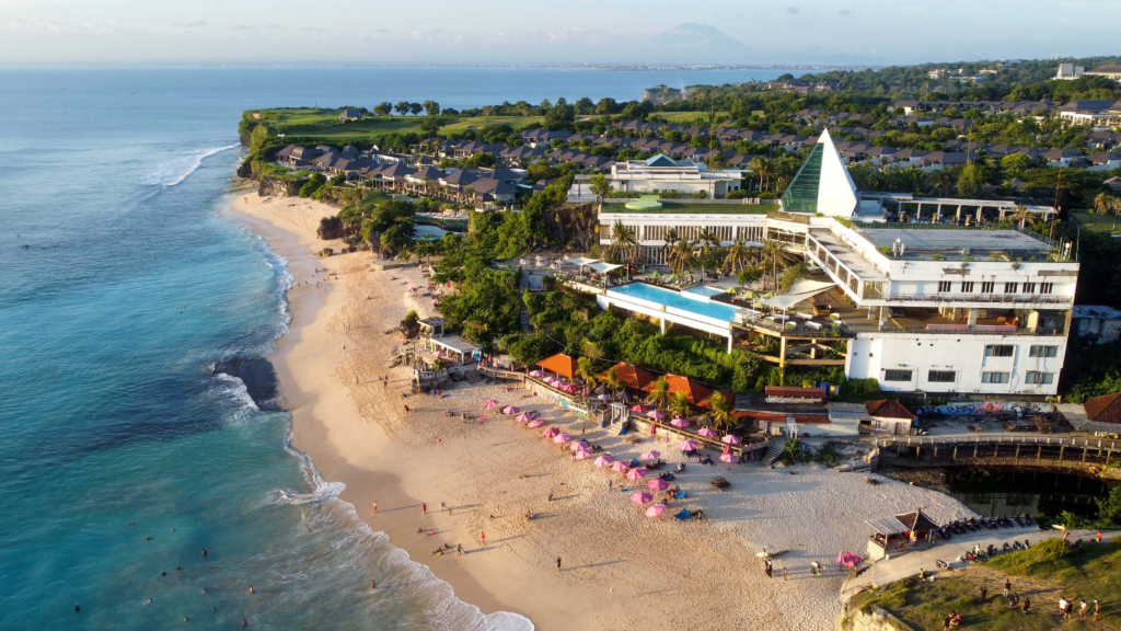 Dreamland beach drone view 3. Klapa resort building and beach view.